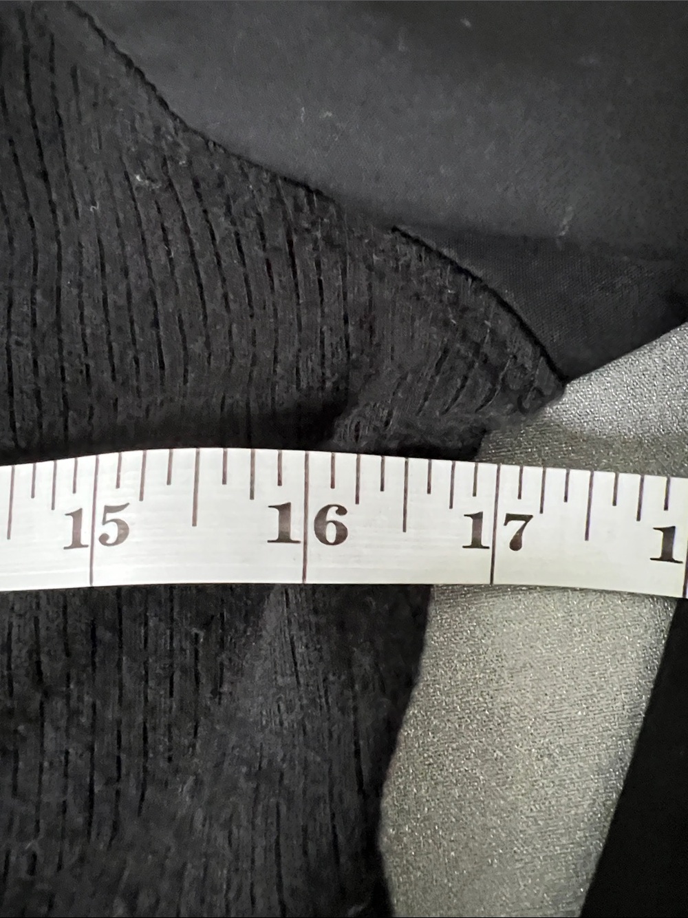 Abercrombie & Fitch | Black Puff-Sleeve Smocked Crop Top Minimalist Size XL - Picture 12 of 15